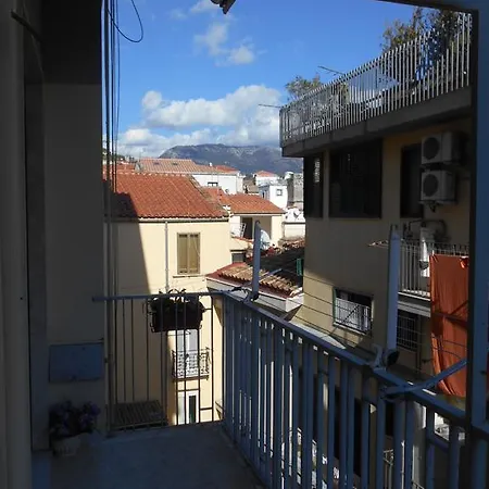 Mary Apartmán Salerno